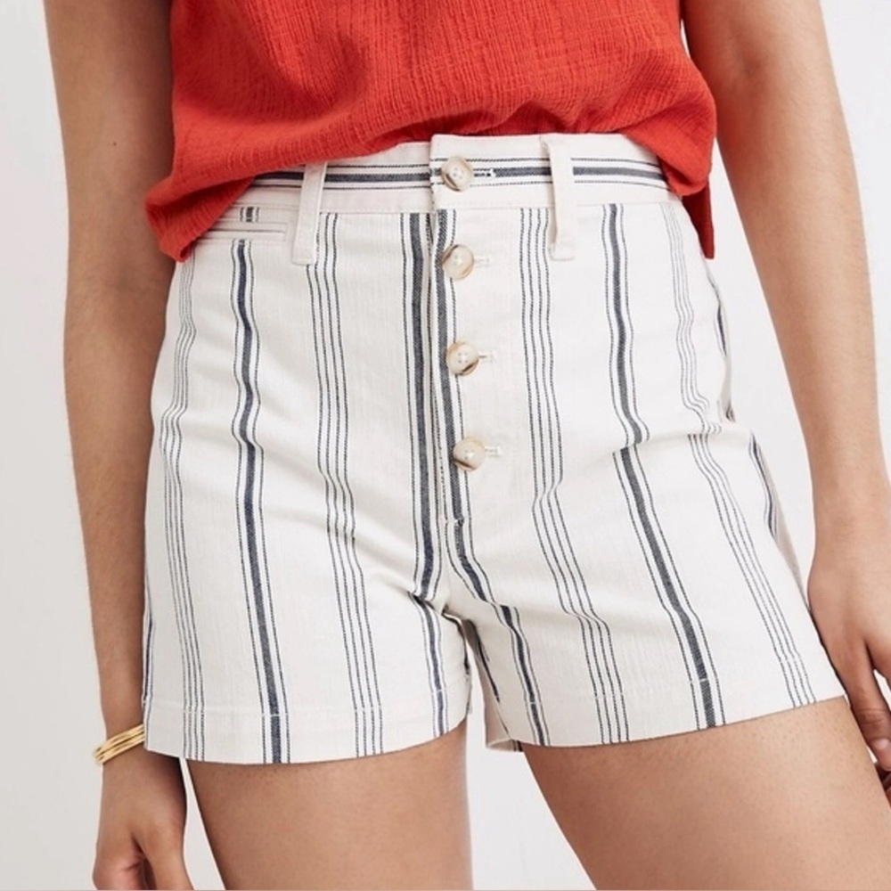 Madewell Emmett Button Front Shorts in Stripe Size 27 Cream White w/ Blue Stripe